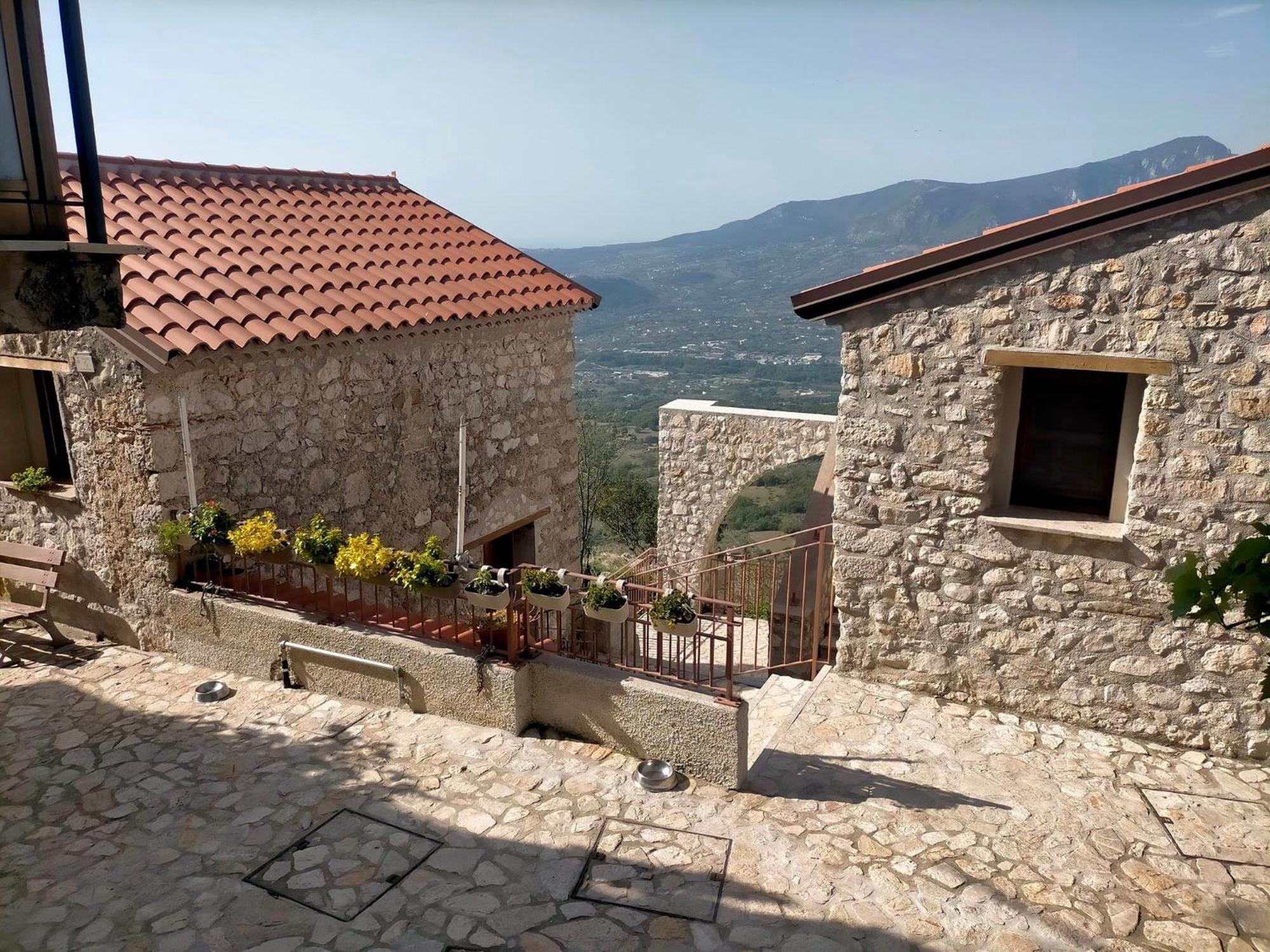 Il Borgo Dei Normanni Villa Colliano Екстериор снимка